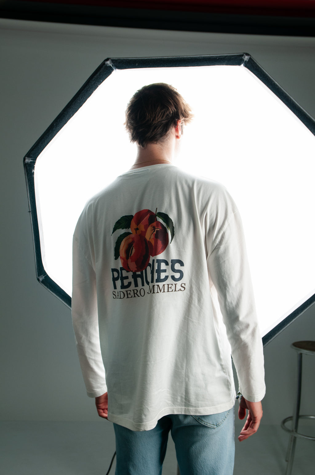 PEACHES WHITE  LONGSLEEVE