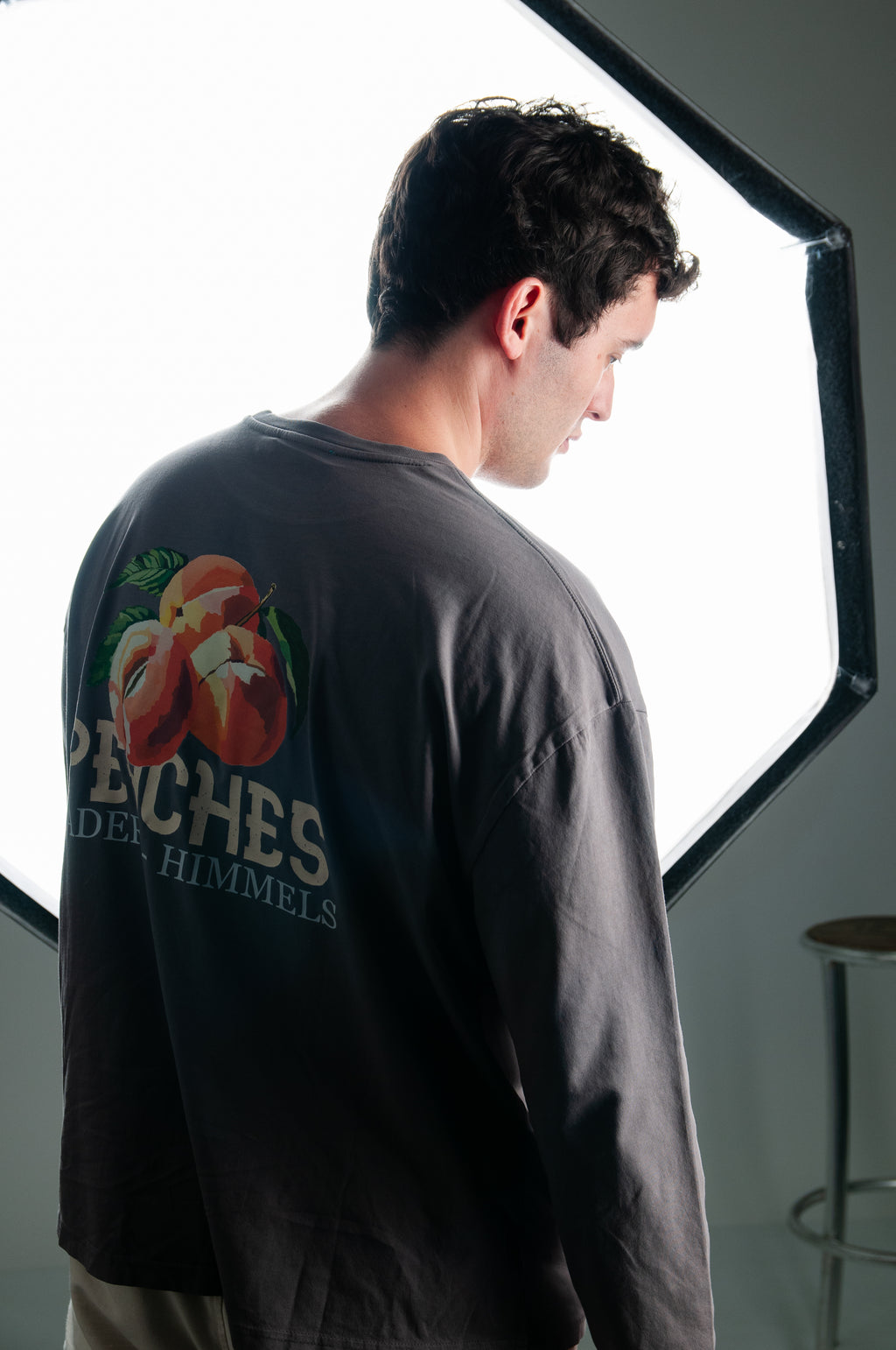 PEACHES CHARCOAL LONGSLEEVE
