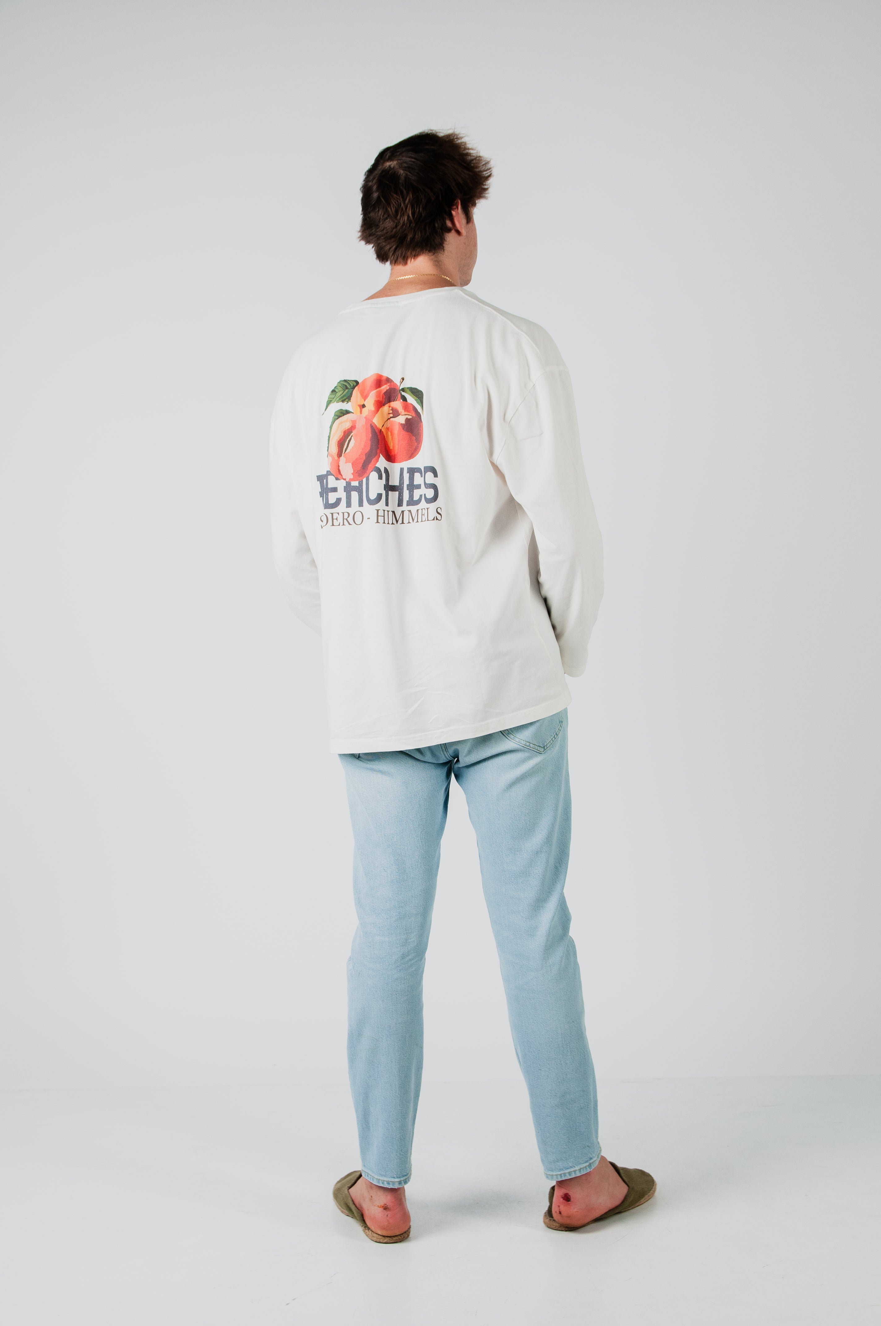 PEACHES WHITE  LONGSLEEVE