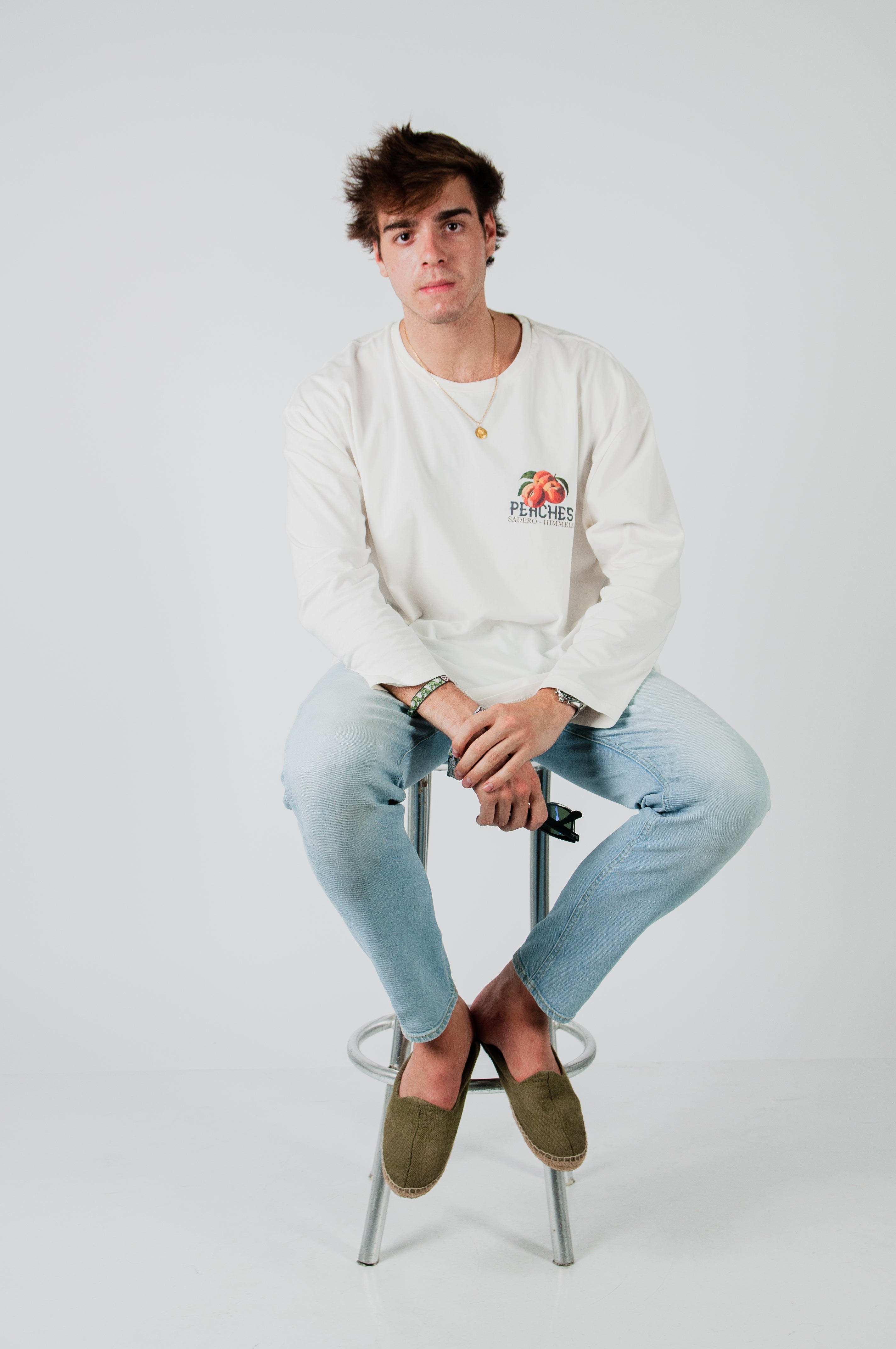 PEACHES WHITE  LONGSLEEVE