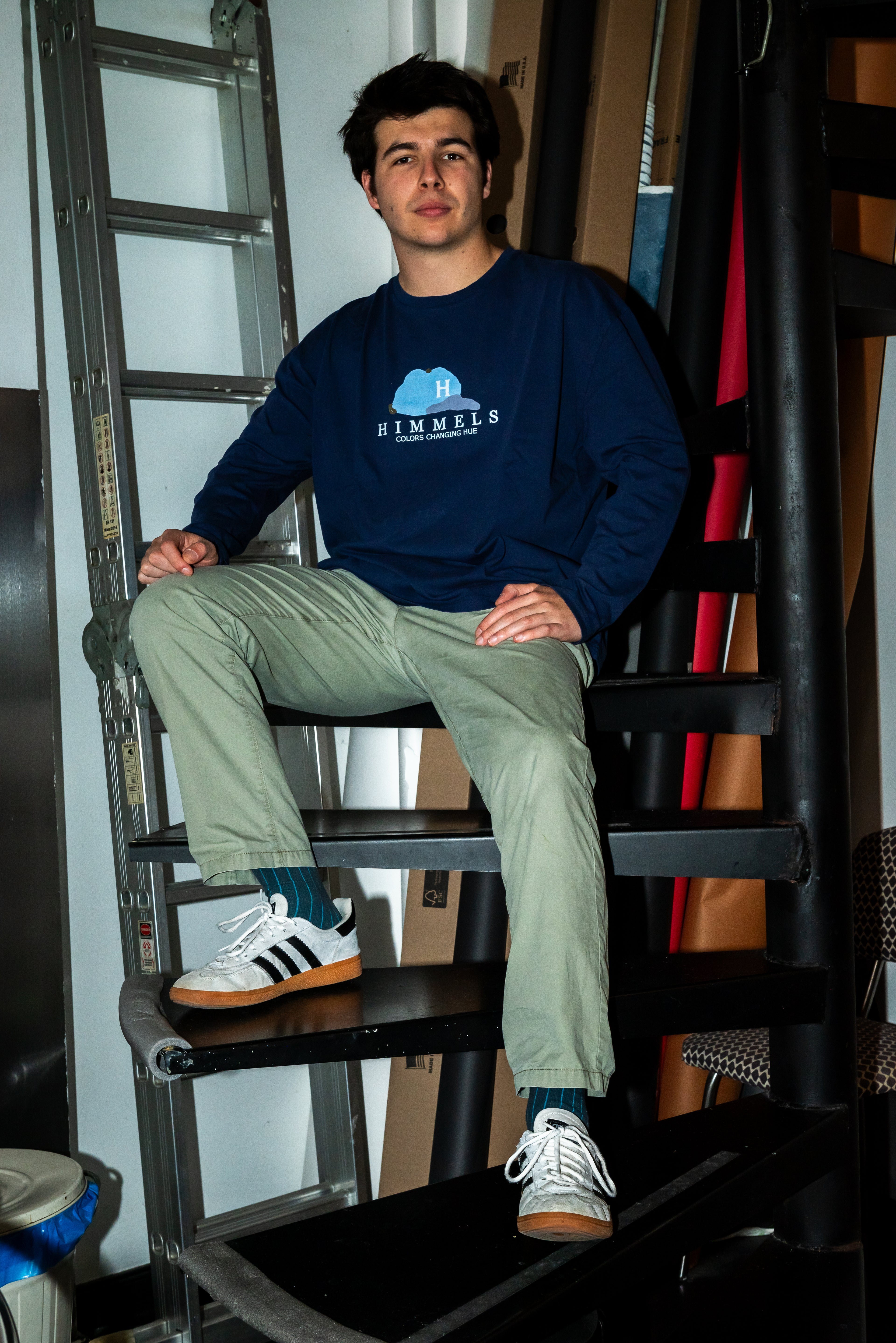 COLORS CHANGING NAVY BLUE LONGSLEEVE