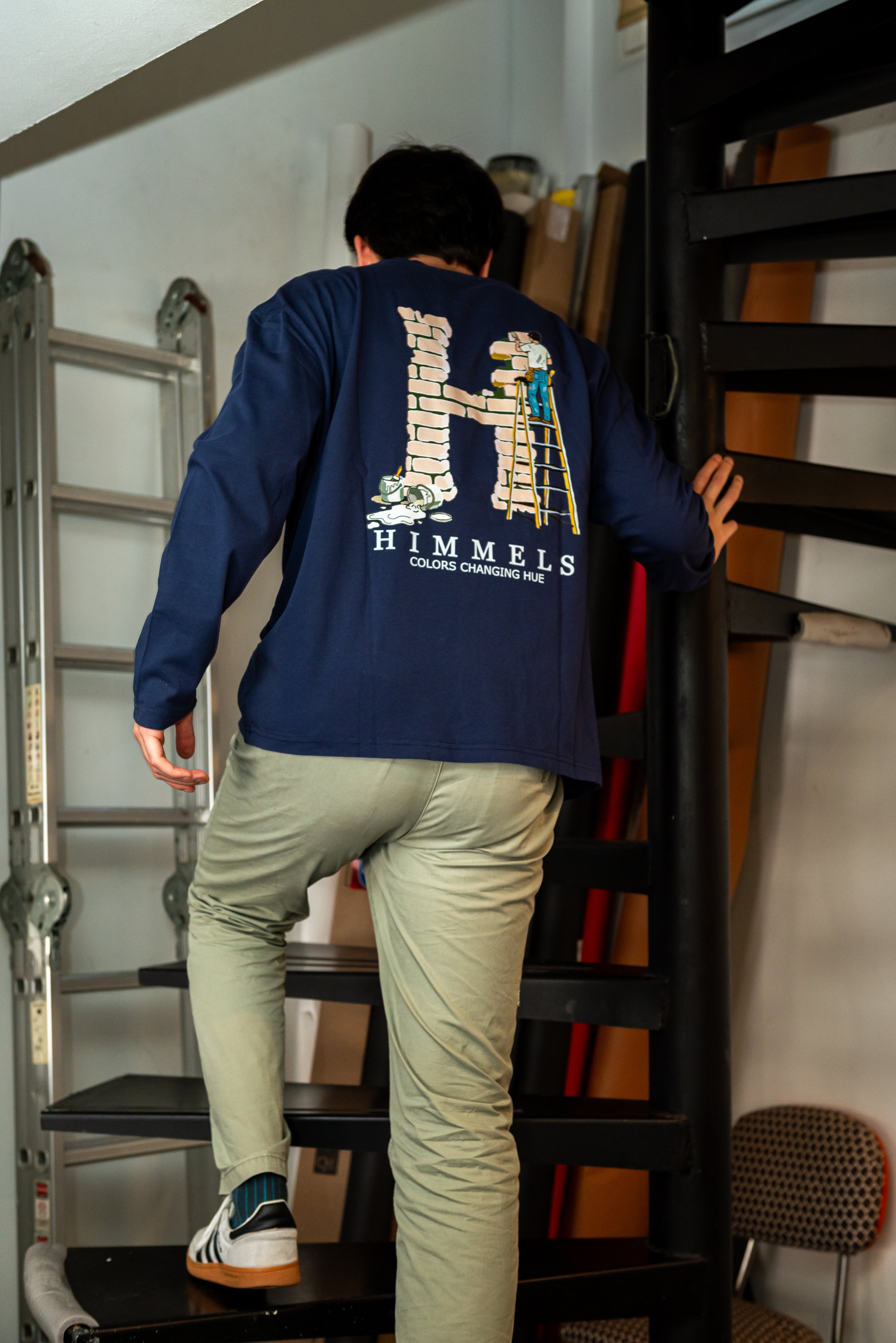 COLORS CHANGING NAVY BLUE LONGSLEEVE