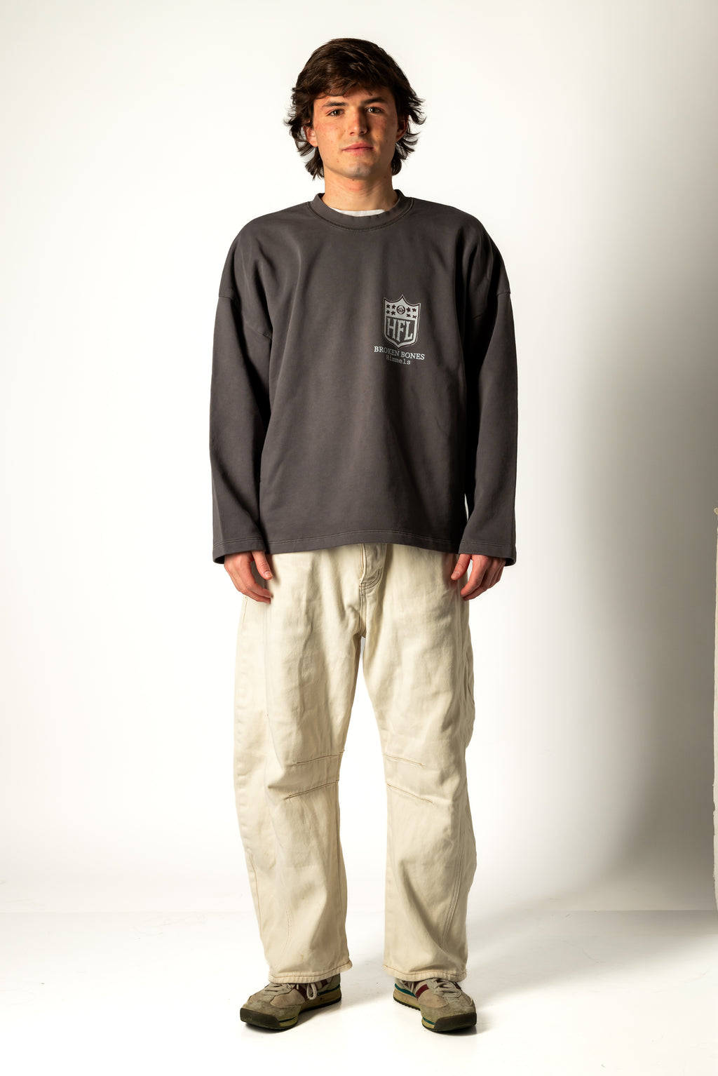 BROKEN BONES CHARCOAL CREWNECK