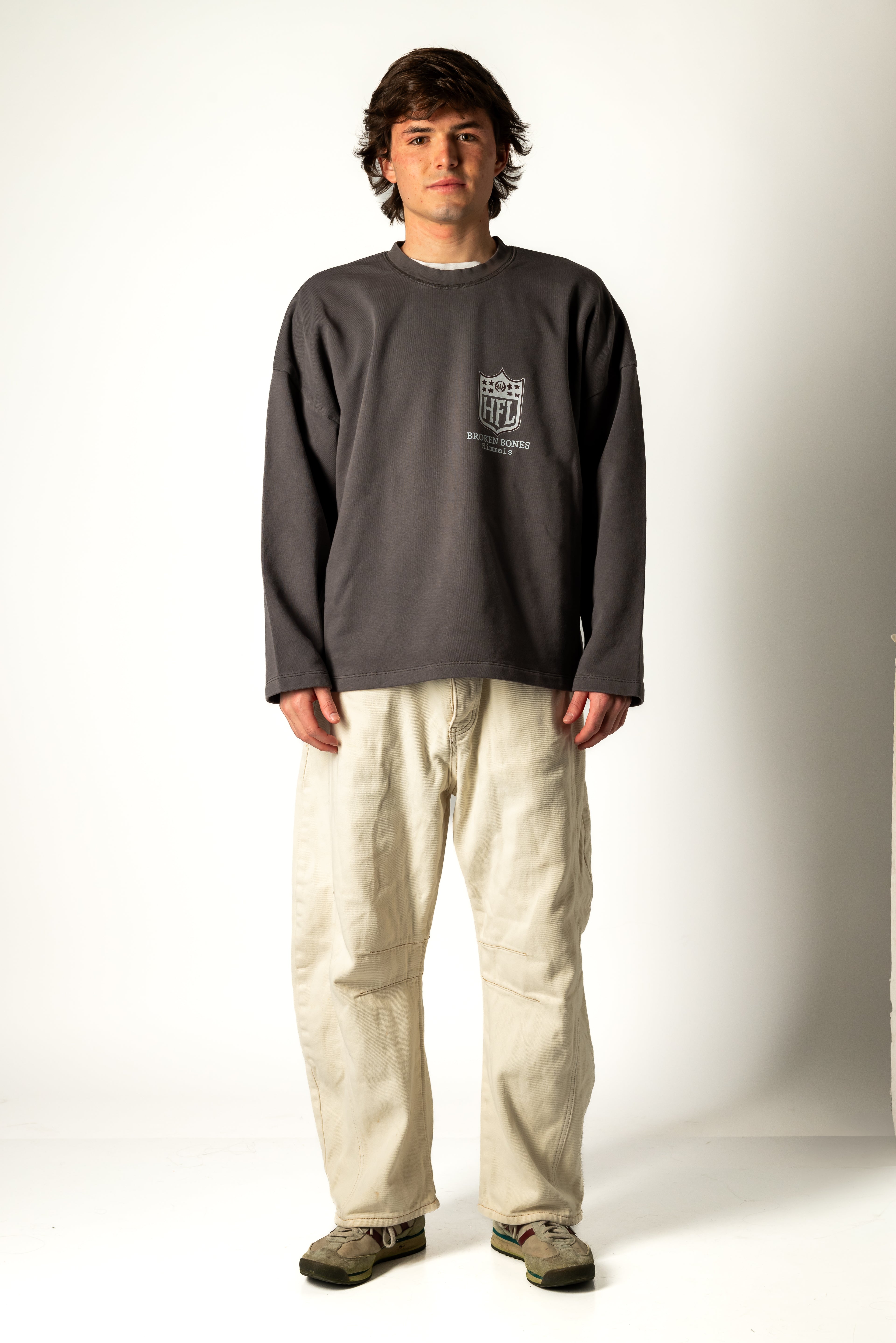 BROKEN BONES CHARCOAL CREWNECK